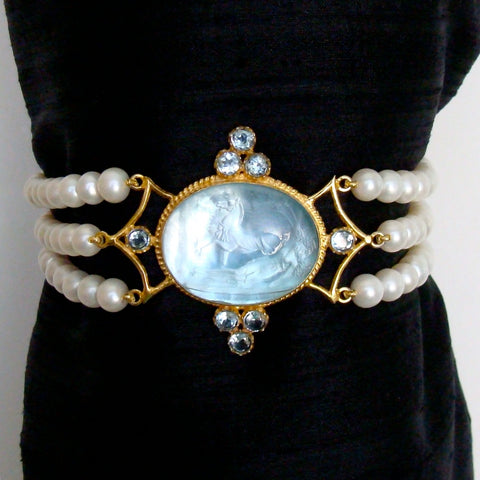 #1 Alberobello Bracelet - Blue Topaz Pearls Intaglio Bracelet